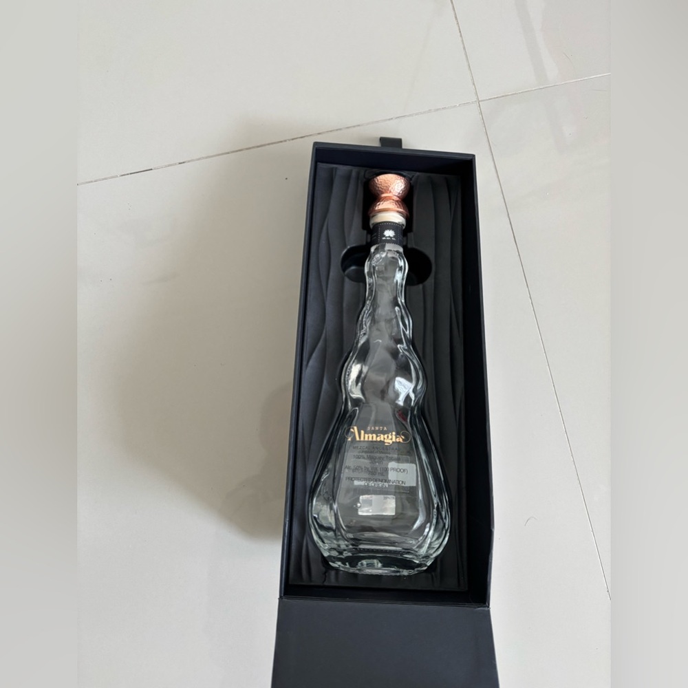 Santa Almagia Mezcal 750 ml empty bottle & original box - Picture 2 of 9